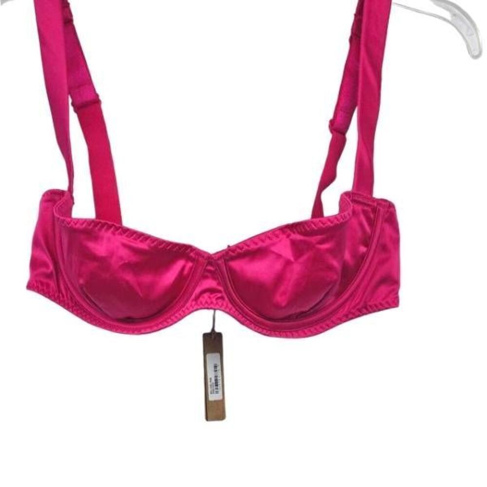 SKIMS UNDERWIRE‎ DEMI CUP BRA NWT